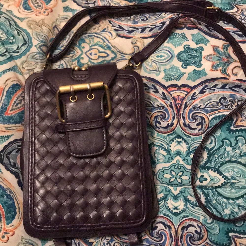 Small vintage style purple purse